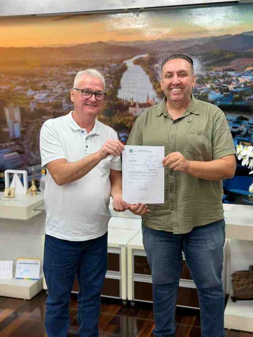 Presidente da C&acirc;mara Municipal de Gaspar, vereador Ciro Quintino com o Prefeito de Gaspar Paulo Koerich