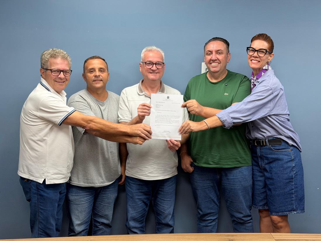 D&eacute;lgio Ronc&aacute;lio - Executiva do MDB de Gaspar, Arnaldo Munhoz - Secret&aacute;rio de Sa&uacute;de, Prefeito Paulo Koerich, Presidente da C&acirc;mara de Vereadores de Gaspar, Ciro e a Presidente do MDB Mulher Joelma Silveira