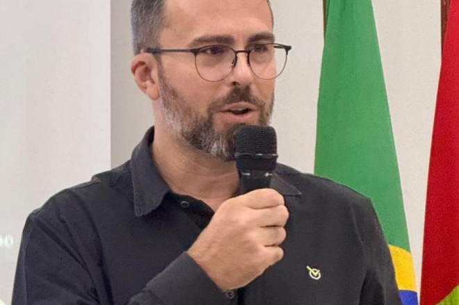 Para Deschamps, o atual cen&aacute;rio econ&ocirc;mico brasileiro ainda n&atilde;o est&aacute; preparado para absorver os impactos da mudan&ccedil;a 