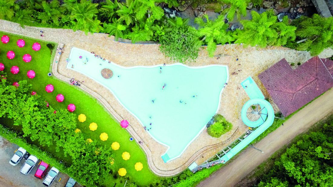 A piscina no formato do mapa de Santa Catarina