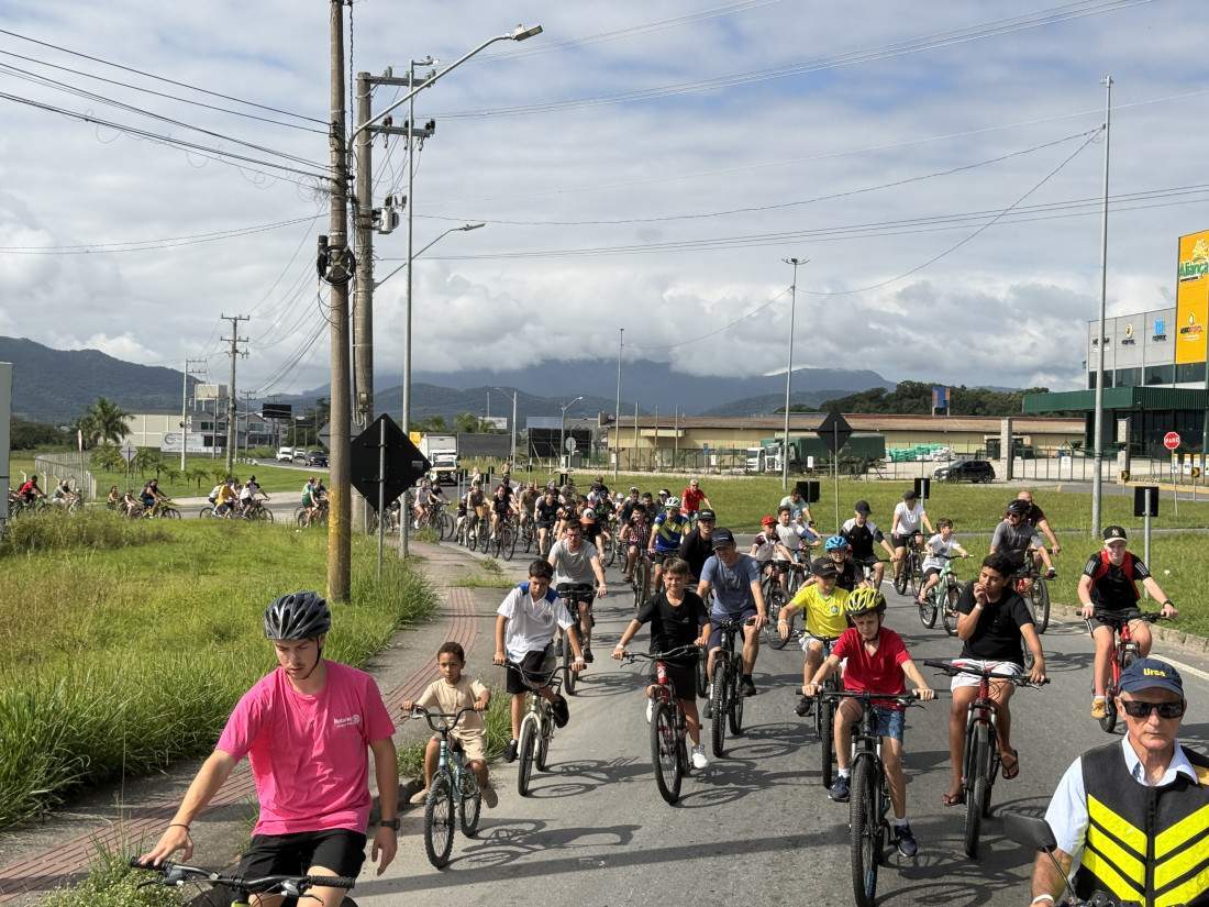 O 9º Passeio Ciclístico reuniu a comunidade de Gaspar em mais uma edição de sucesso, com esporte e arrecadação de alimentos para quem precisa.