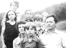 Fam&iacute;lia Bertoldi (anos 60) iniciou no ramo madeireiro