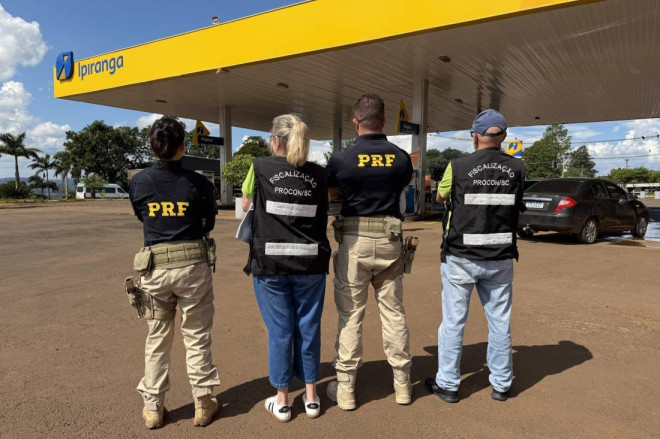 Fiscais e policiais rodovi&aacute;rios j&aacute; visitaram mais de 100 postos de combust&iacute;veis em SC