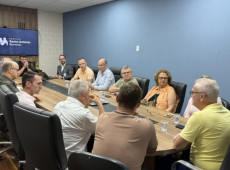 Prefeito, vereadores e representantes do Hospital Santo Ant&ocirc;nio se reuniram na tarde desta ter&ccedil;a-feira (31)