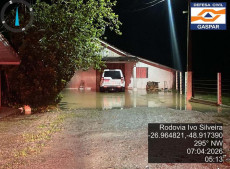 Resid&ecirc;ncia na Rodovia Ivo Silveira