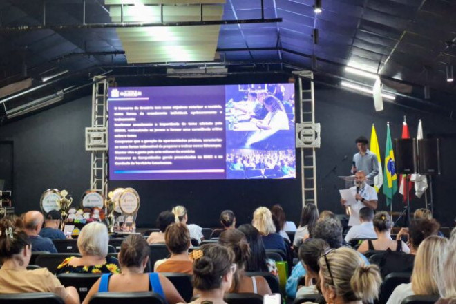  O evento ocorreu no audit&oacute;rio da Escola de Educa&ccedil;&atilde;o B&aacute;sica Norma M&ocirc;nica Sabel.