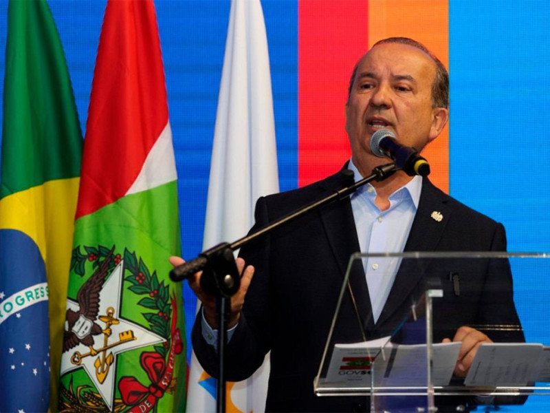 Jorginho vir&aacute; para assinatura do contrato com a Funda&ccedil;&atilde;o Hospitalar de Blumenau