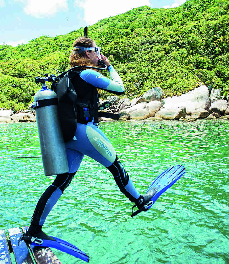 Em Bombinhas, o mergulho ecol&oacute;gico &eacute; atra&ccedil;&atilde;o