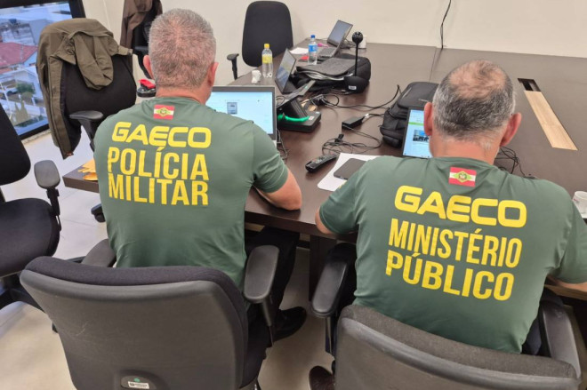 Policiais cumpriram mandados de busca e apreens&atilde;o