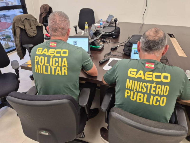 Policiais cumpriram mandados de busca e apreens&atilde;o