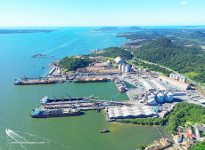 O mar e atividades pesqueiras empregam um grande n&uacute;mero de trabalhadores em SC
