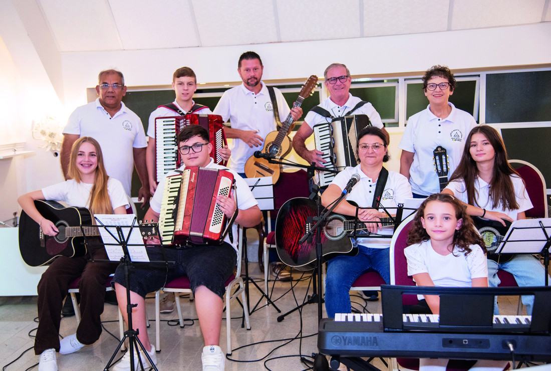A anima&ccedil;&atilde;o lit&uacute;rgica ficou por conta do Coral Santo Ant&ocirc;nio, que encantou a todos com seus belos cantos