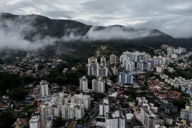 Meteorologistas apontam mais de 80% de chance de estabelecimento do fen&ocirc;meno entre junho e agosto, com chuvas mais frequentes e epis&oacute;dios de frio menos intensos
