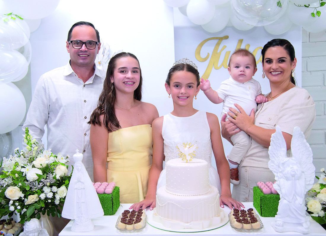 Julia em sua Primeira Eucaristia