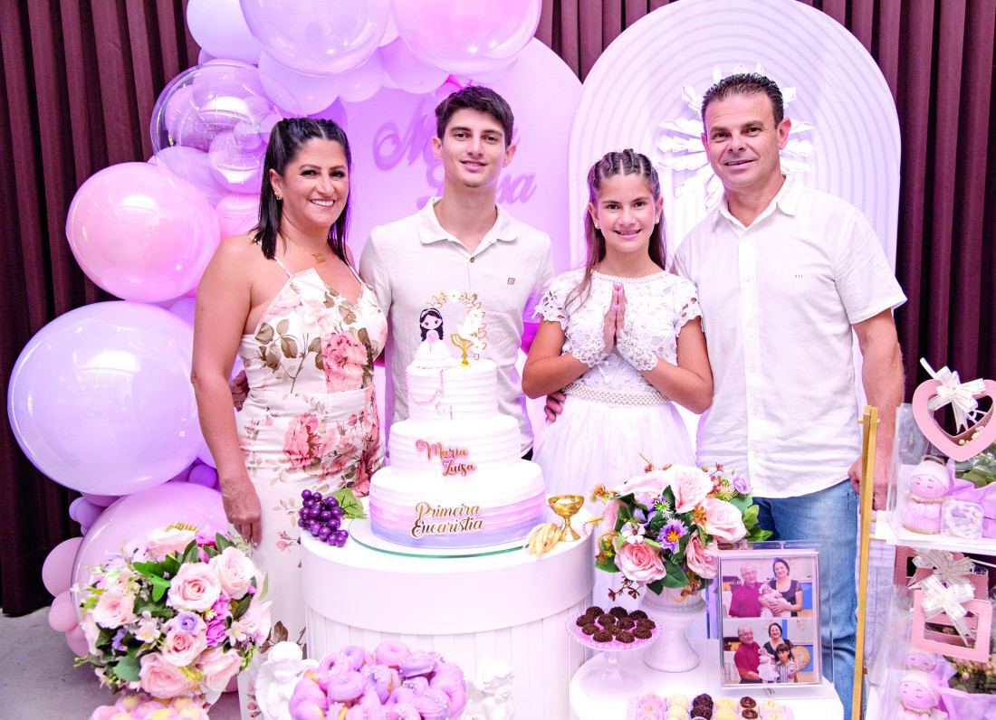 Maria Luisa celebrou sua Primeira Eucaristia no dia 26/04