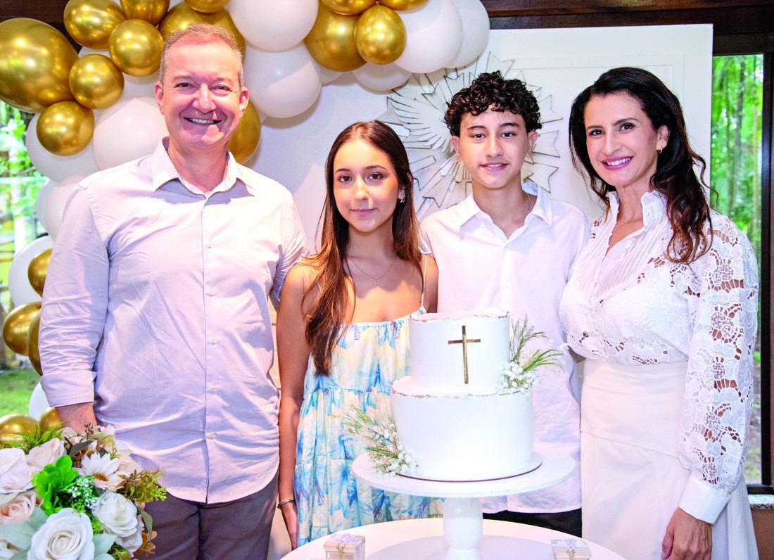 Gustavo recebeu sua Primeira Eucaristia no dia 26/04.