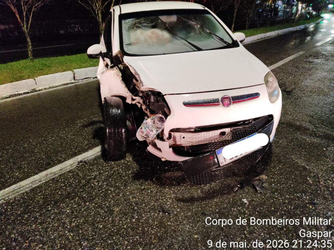 Cinco pessoas estava no Fiat Pálio