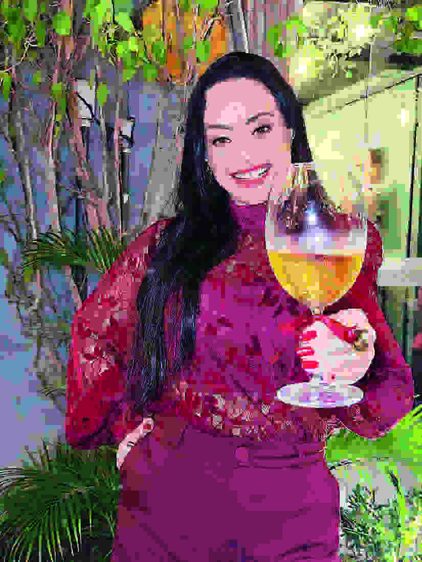 De sorriso largo e mais linda do que nunca, Francini Reinert comemorou seu anivers&aacute;rio do jeito que mais gosta: rodeada de amigas. O encontro, regado a pizza e vinho, aconteceu no espa&ccedil;o Garden da Simple Forneria, em uma noite descontra&iacute;da e repleta de alegria.