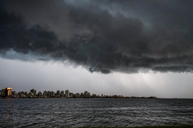O fim de semana ser&aacute; de chuva e c&eacute;u nublado em Santa Catarina.