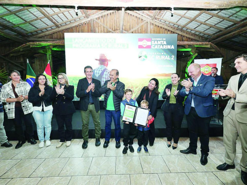 O governador Jorginho no lan&ccedil;amento do programa em Canoinhas