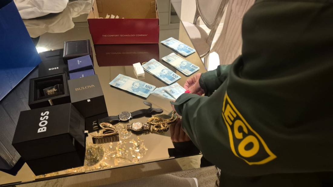 Estão sendo cumpridos 37 mandados de busca e apreensão e seis mandados de prisão preventiva.