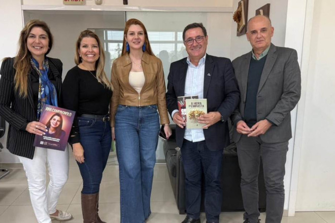 Juli Deschamps (JM), Alyne Serafim, Ana Campagnolo, Jos&eacute; Roberto Deschamps (JM) e Alexandre Melo (JM)