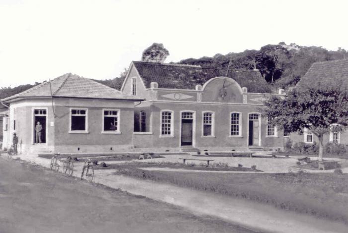 Antiga Prefeitura e primeira sede da escola