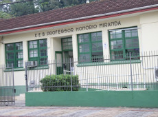 Escola atende a comunidade escolar h&aacute; mais de nove d&eacute;cadas