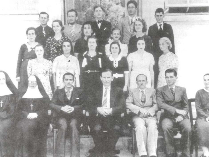 Reuni&atilde;o de professores em 1939. Ao centro, o prefeito Leopoldo Schramm