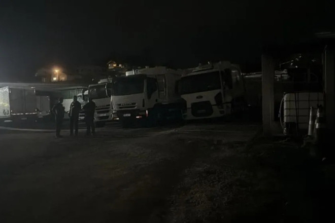 Opera&ccedil;&atilde;o 'DNA do Crime' apreende 95 ve&iacute;culos e bloqueia 19 im&oacute;veis ligados a grupo familiar investigado por corrup&ccedil;&atilde;o e fraude em licita&ccedil;&otilde;es.