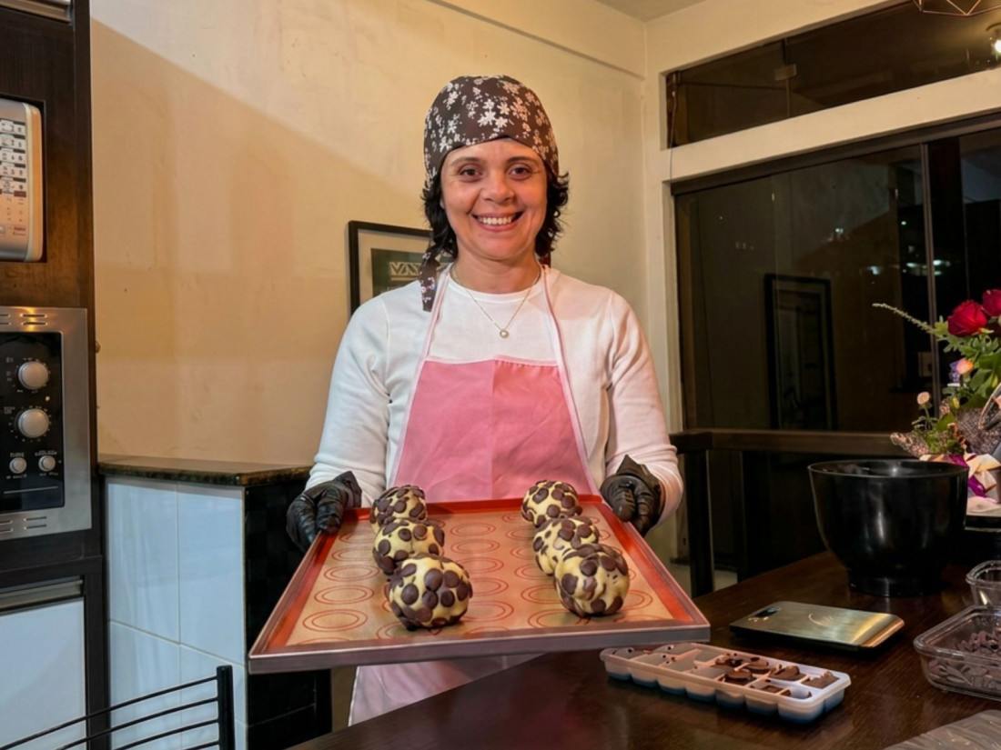 Após diagnóstico de câncer de mama, moradora de Blumenau cria marca de cookies