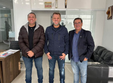 A poss&iacute;vel dobradinha entre os dois nomes surge como uma estrat&eacute;gia para ampliar a representa&ccedil;&atilde;o da regi&atilde;o em Bras&iacute;lia e na Assembleia Legislativa, fortalecendo as demandas de Gaspar e dos munic&iacute;pios do M&eacute;dio Vale do Itaja&iacute;.
