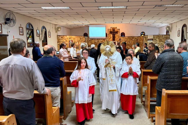Prociss&atilde;o e missa de Corpus Christi - Capela Santa B&aacute;rbara, &Aacute;guas Negras - Gaspar