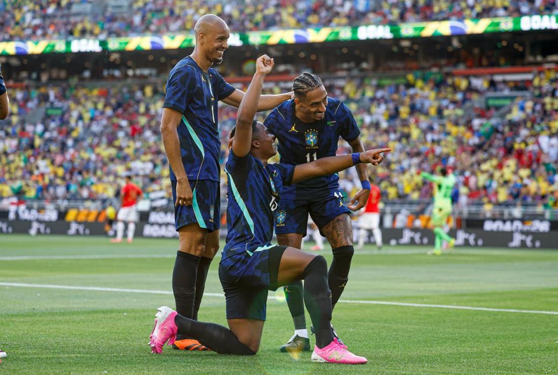 Endrick comemora o segundo gol do Brasil em Cleveland Créditos: 