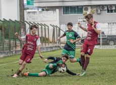 Os jogos acontecem a partir das 8h30 no Est&aacute;dio Carlos Barbosa Fontes.
