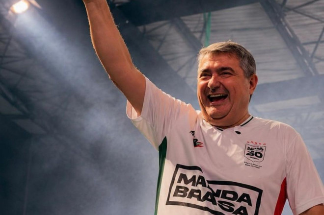 Com a frase-tema da Sele&ccedil;&atilde;o Brasileira na Copa, Ant&iacute;dio lan&ccedil;ou-se pr&eacute;-candidato ao Senado