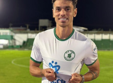 Dudu, hoje joga no V-Varen Nagasaki, no Jap&atilde;o e iniciou sua trajet&oacute;ria no Clube Tupi