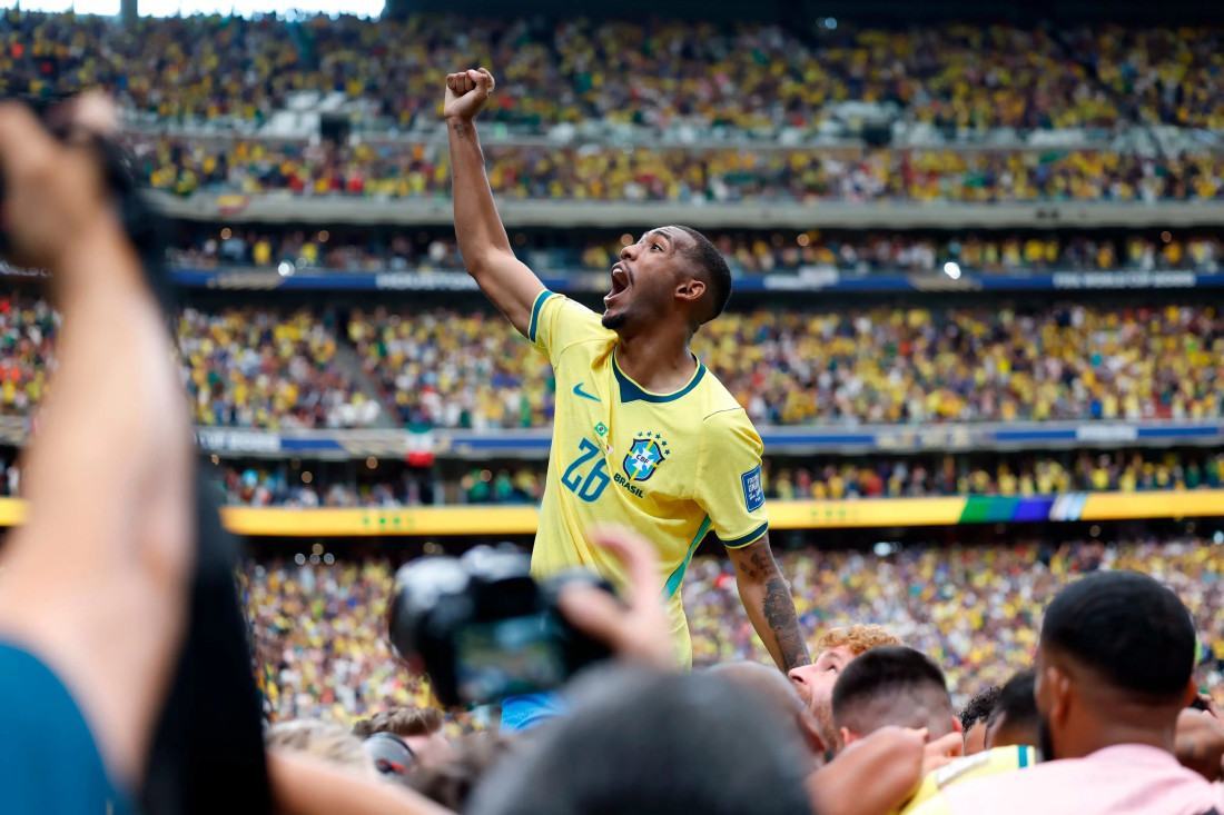 Rayan celebra classificação brasileira

