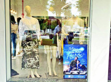 As lojas participantes exibem o cartaz da promo&ccedil;&atilde;o na vitrine