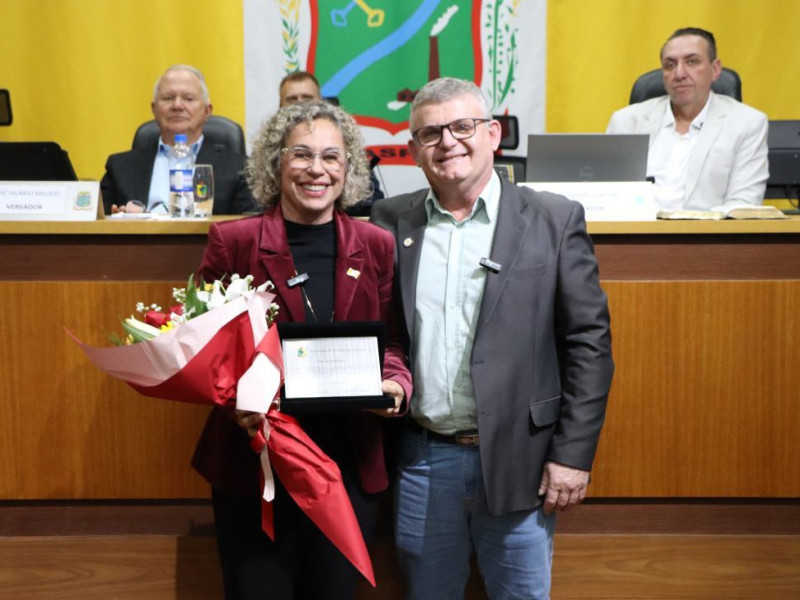 O vereador Dion&iacute;sio Bertoldi homenageou a deputada federal Ana Paula Lima (PT) pelos mais de R$ 27 milh&otilde;es em recursos trazidos para o munic&iacute;pio