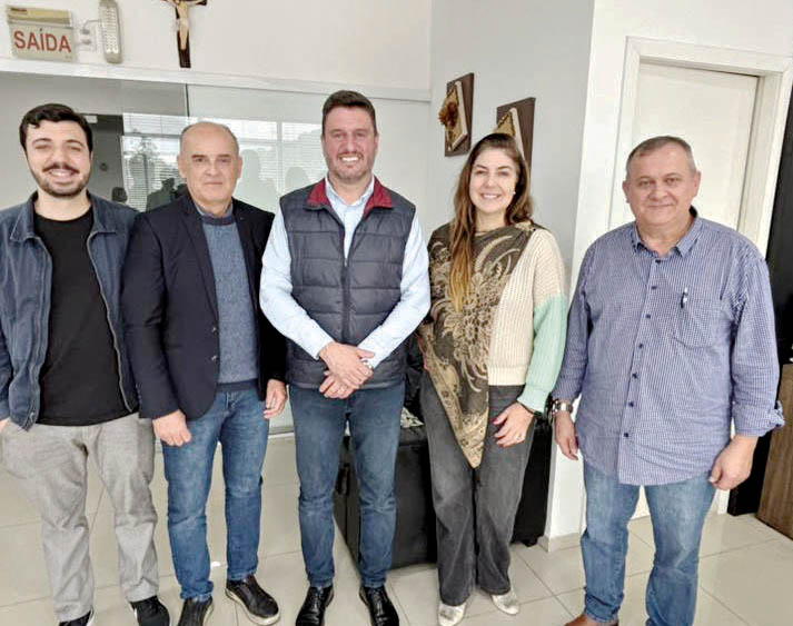 Davi Deschamps (JM), Alexandre Melo (JM), Jos&eacute; Thom&eacute;, Juli Deschamps (JM) e Adilson Schmitt