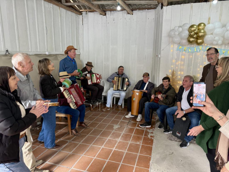 O som melodioso da gaita na condu&ccedil;&atilde;o do amigo Z&eacute; Ba&uacute;