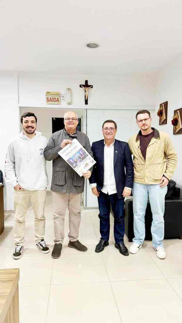 Boppr&eacute; (ao centro) com Beto Deschamps, Davi Deschamps e Ant&ocirc;nio Spengler