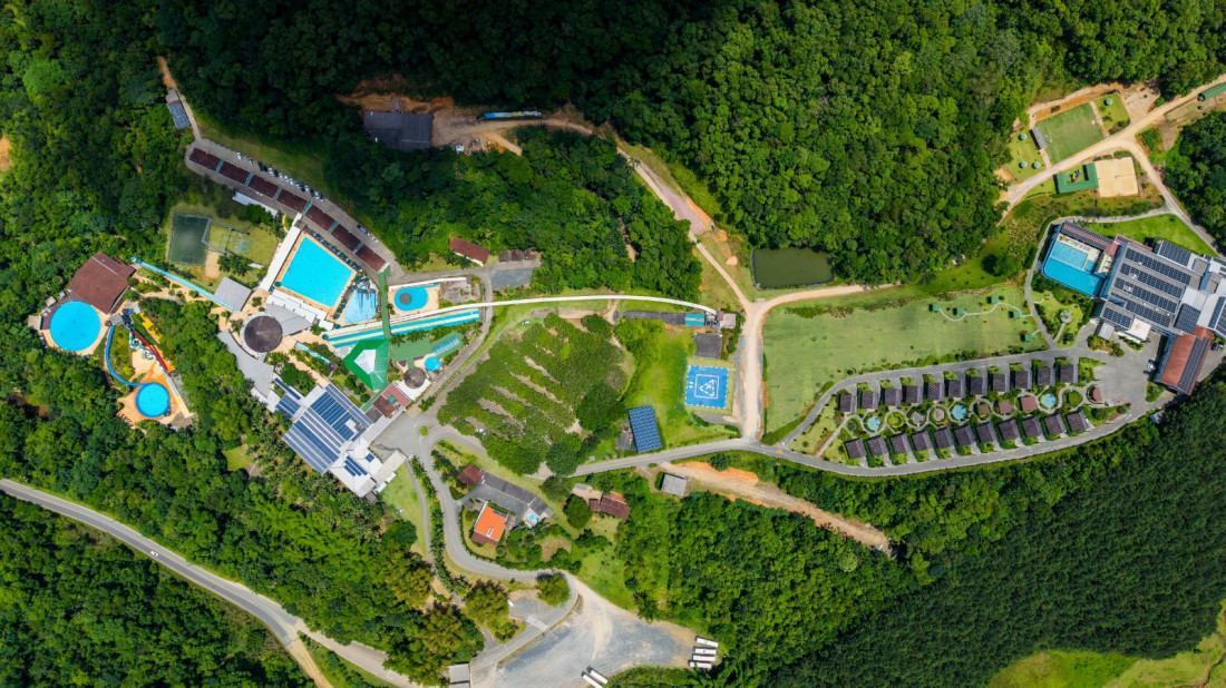 Reconhecido principalmente pela temporada de verão, o complexo abre as portas das 10h às 17h para receber famílias, casais e grupos em um novo formato de visitação