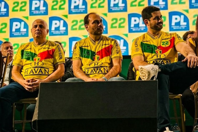 Vice-prefeito de Brusque reuniu mais de 700 pessoas na Sociedade Beneficente e recebeu apoio do time do Partido Liberal (PL)