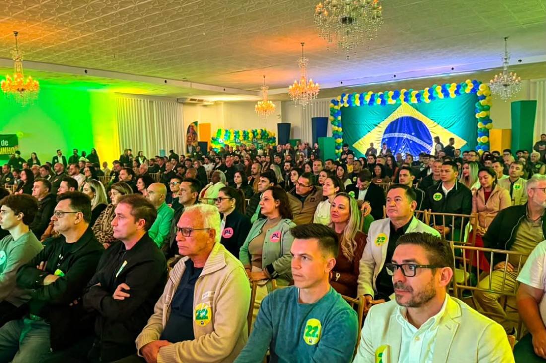 O lan&ccedil;amento reuniu mais de 700 pessoas e contou com a presen&ccedil;a de lideran&ccedil;as pol&iacute;ticas de todo o estado, que subiram ao palanque para refor&ccedil;ar o apoio &agrave; candidatura