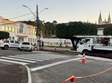Equipe da Celesc fez a retirada dos cabos em situa&ccedil;&atilde;o irregular
