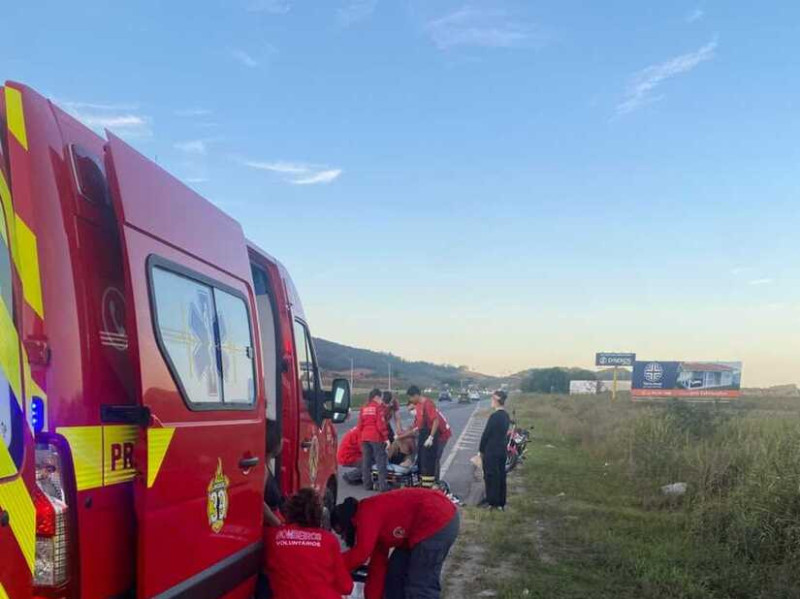 Bombeiros atenderam a duas vítimas no local