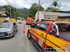 Equipe de socorro foi acionada para atendimento na Rua Jos&eacute; Rangel, no Bairro Bateias
