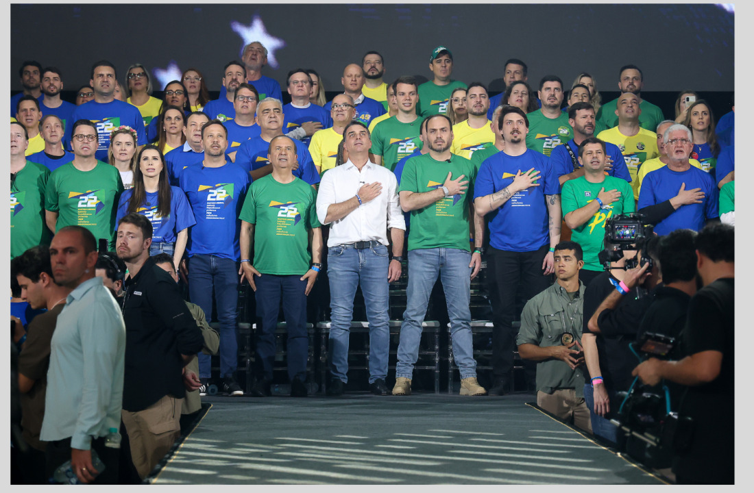Com os demais integrantes da chapa e o candidato à Presidência da República